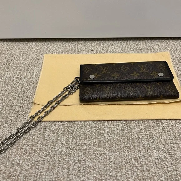 Louis Vuitton Monogram Macassar Wallet on Chain, Excellent condition - Picture 3 of 10